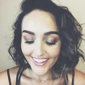 Meet your Posher, Dee